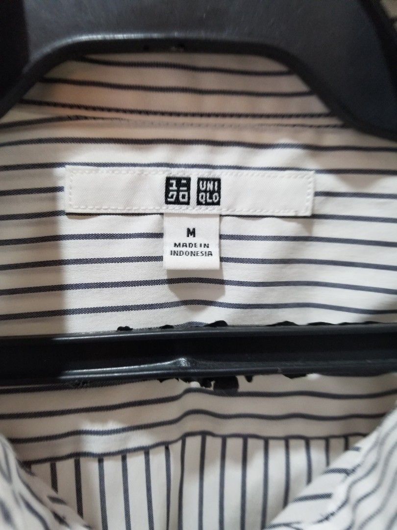 Uniqlo Polo (Category: Blouses) located in Paranaque City. Submitted by politzki (Listing ID 1195420254, Image 2). Description: .