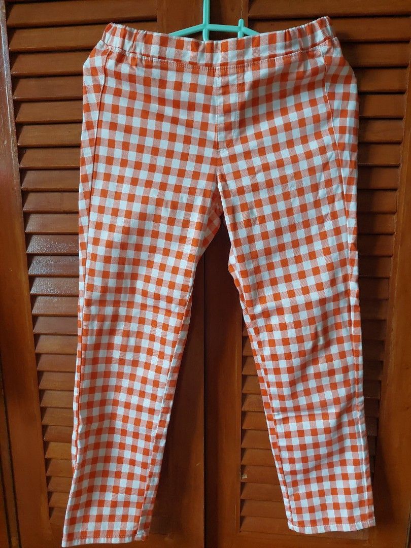 Uniqlo red gingham pants, Women's Fashion, Bottoms, Jeans on Carousell