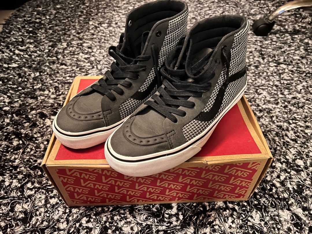 Re on sale issue sneakers