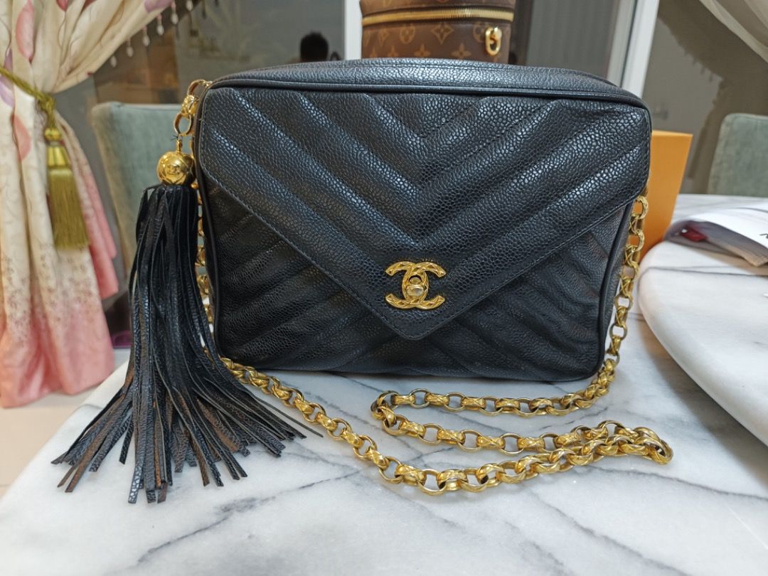 100% Authentic Vintage Chanel V Stitched Caviar Leather Camera Bag, Luxury,  Bags & Wallets on Carousell