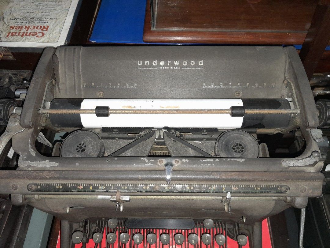 Vintage Underwood Typewriter (Category: Office & Business Technology) located in Quezon City. Submitted by warmgem.dde5c0 (Listing ID 1195417100, Image 3). Description: Vintage Underwood Typewriter As Is.