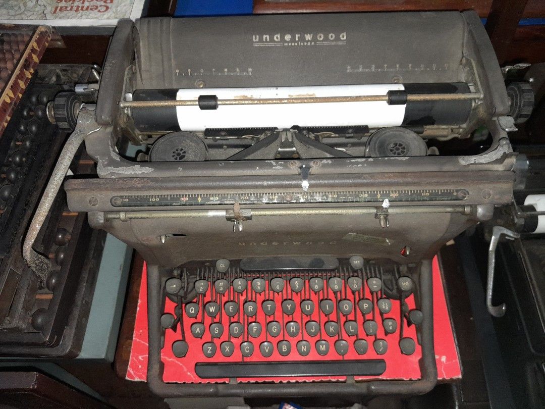 Vintage Underwood Typewriter (Category: Office & Business Technology) located in Quezon City. Submitted by warmgem.dde5c0 (Listing ID 1195417100, Image 1). Description: Vintage Underwood Typewriter As Is.