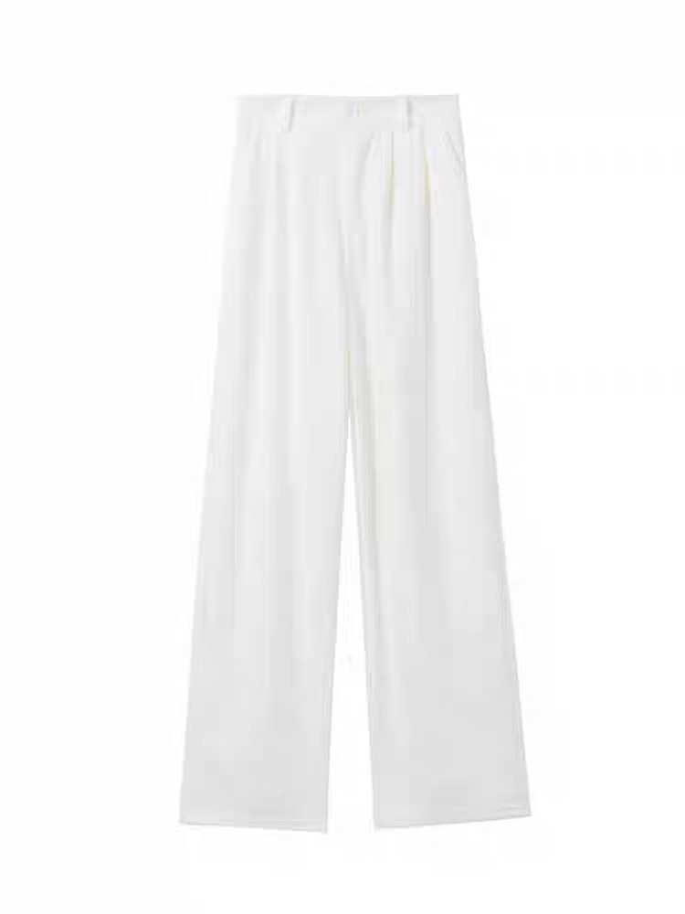 White pants loose fit Uk 8 petite, Women's Fashion, Bottoms, Jeans u0026  Leggings on Carousell