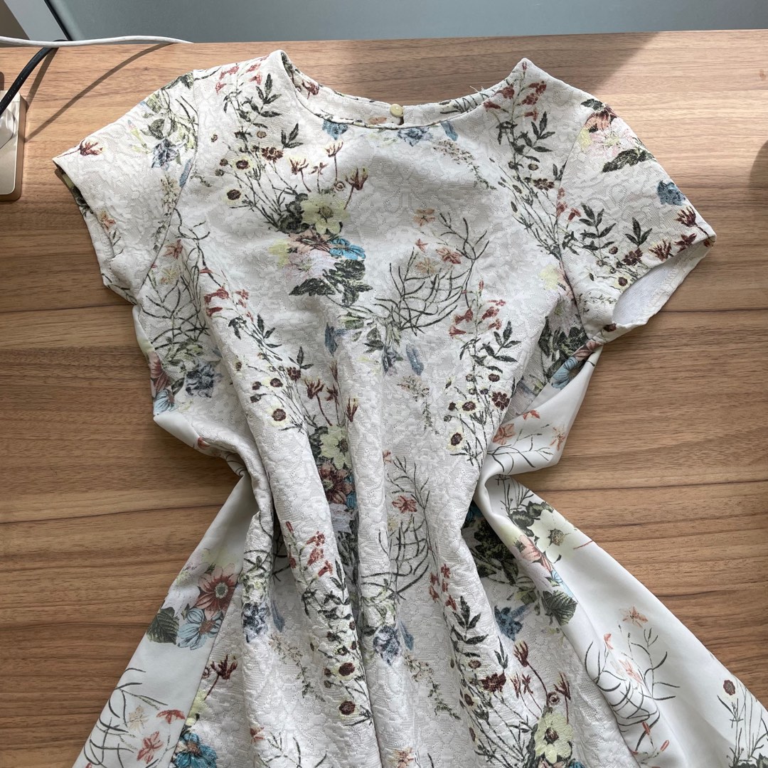 zara floral babydoll mini dress, Women's Fashion, Dresses & Sets