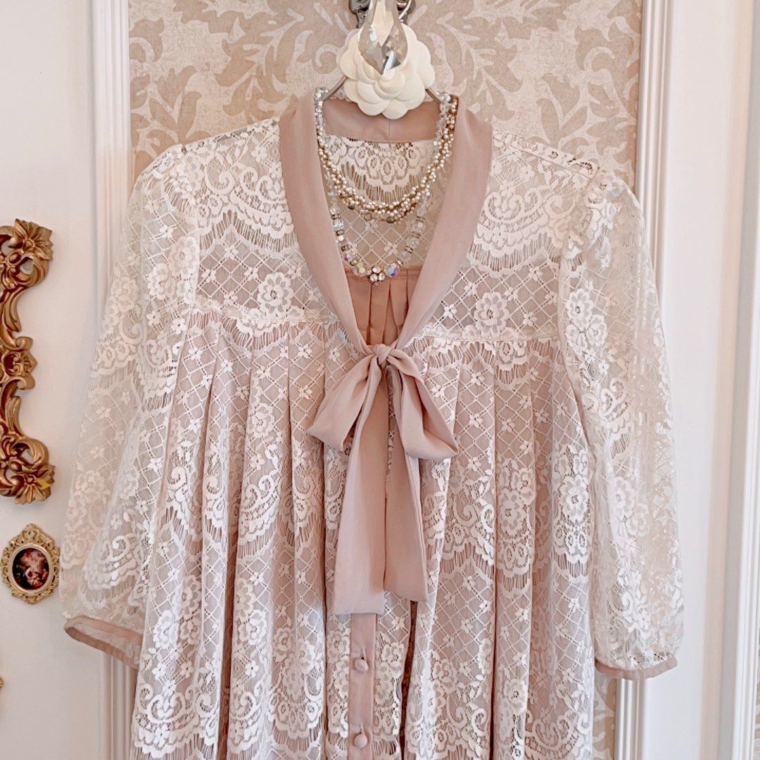 貴婦品牌JILL Stuart 百貨專櫃正日貨粉裸粉米白色系好美全蕾絲緹花滿載山茶花簍空雕花刺繡透膚七分公主泡泡袖