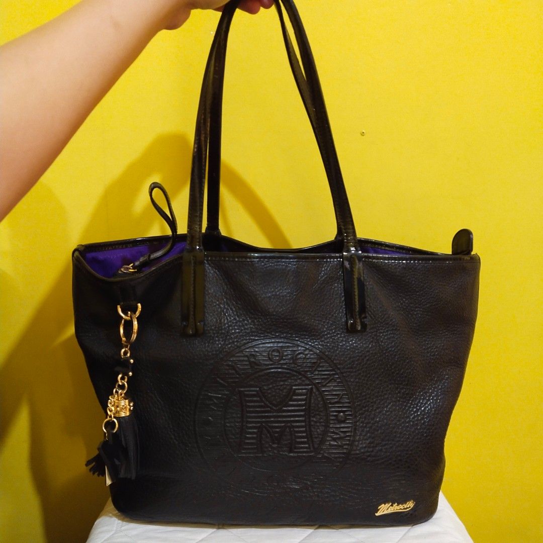 Metro City shoulder bag, Luxury, Bags & Wallets on Carousell