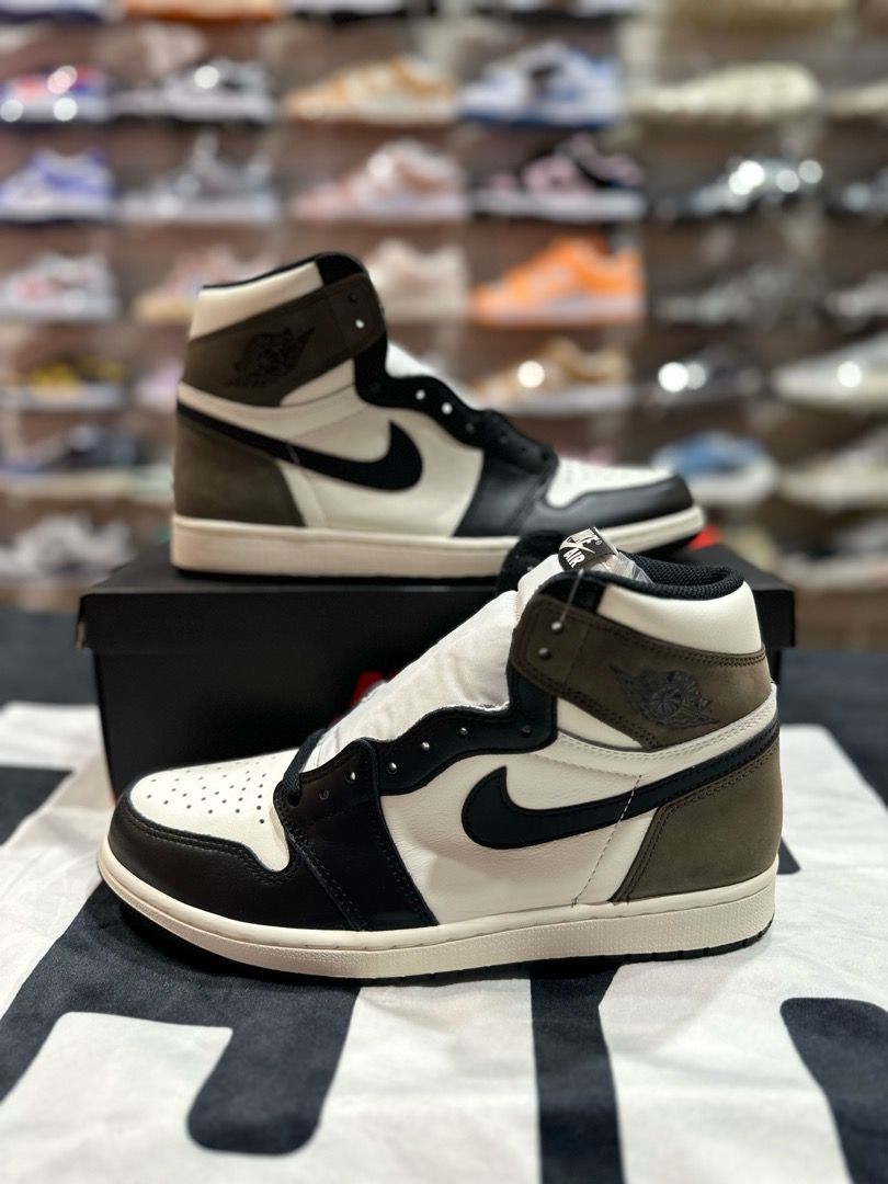 NIKE AIR JORDAN 1 DARK MOCHA 26.5 | angeloawards.com