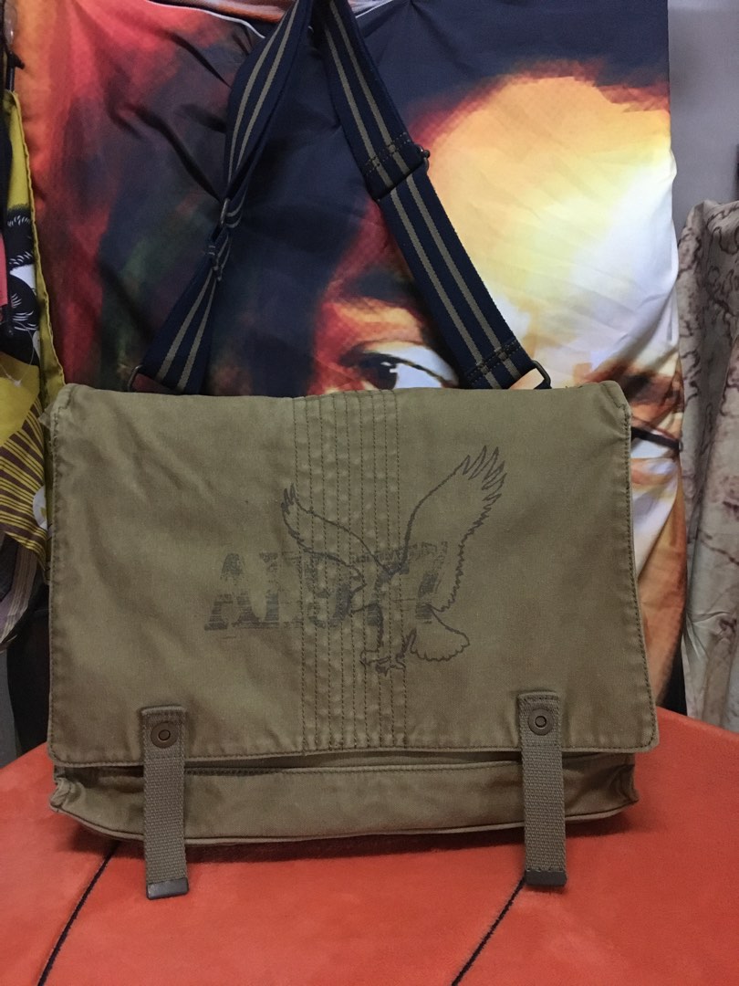 American eagle hot sale messenger bag