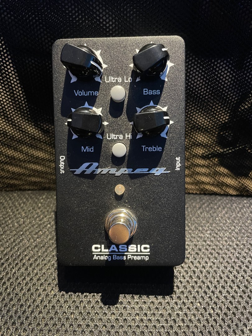 Ampeg classic analog preamp pedal, Hobbies & Toys, Music & Media