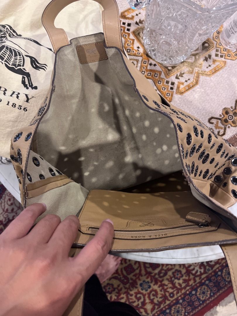 100 AUTHENTIC Anya Hindmarch Raw Nevis Small Peephole, Fesyen Wanita, Tas & Dompet di Carousell