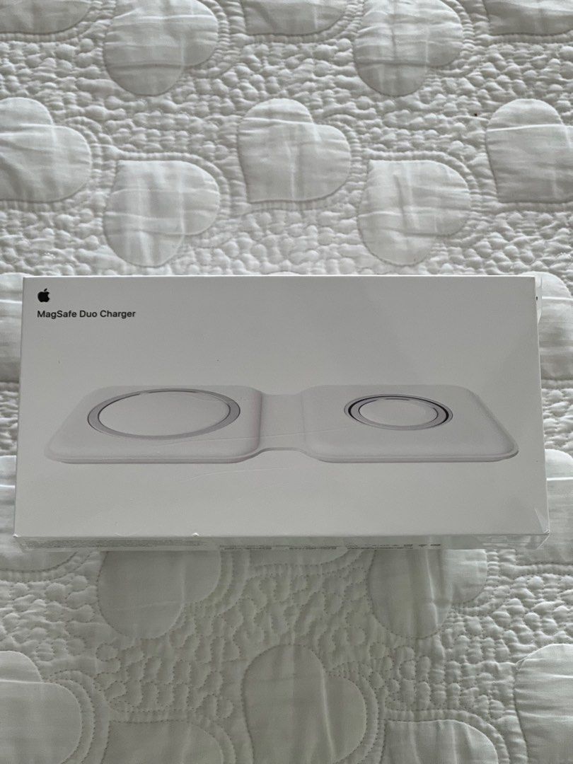 Apple MagSafe Duo Charger (Category: Chargers) located in Talisay. Submitted by myclosetxoxo. (Listing ID 1195598799, Image 1). Description: .