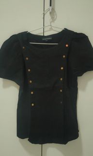 Atasan hitam