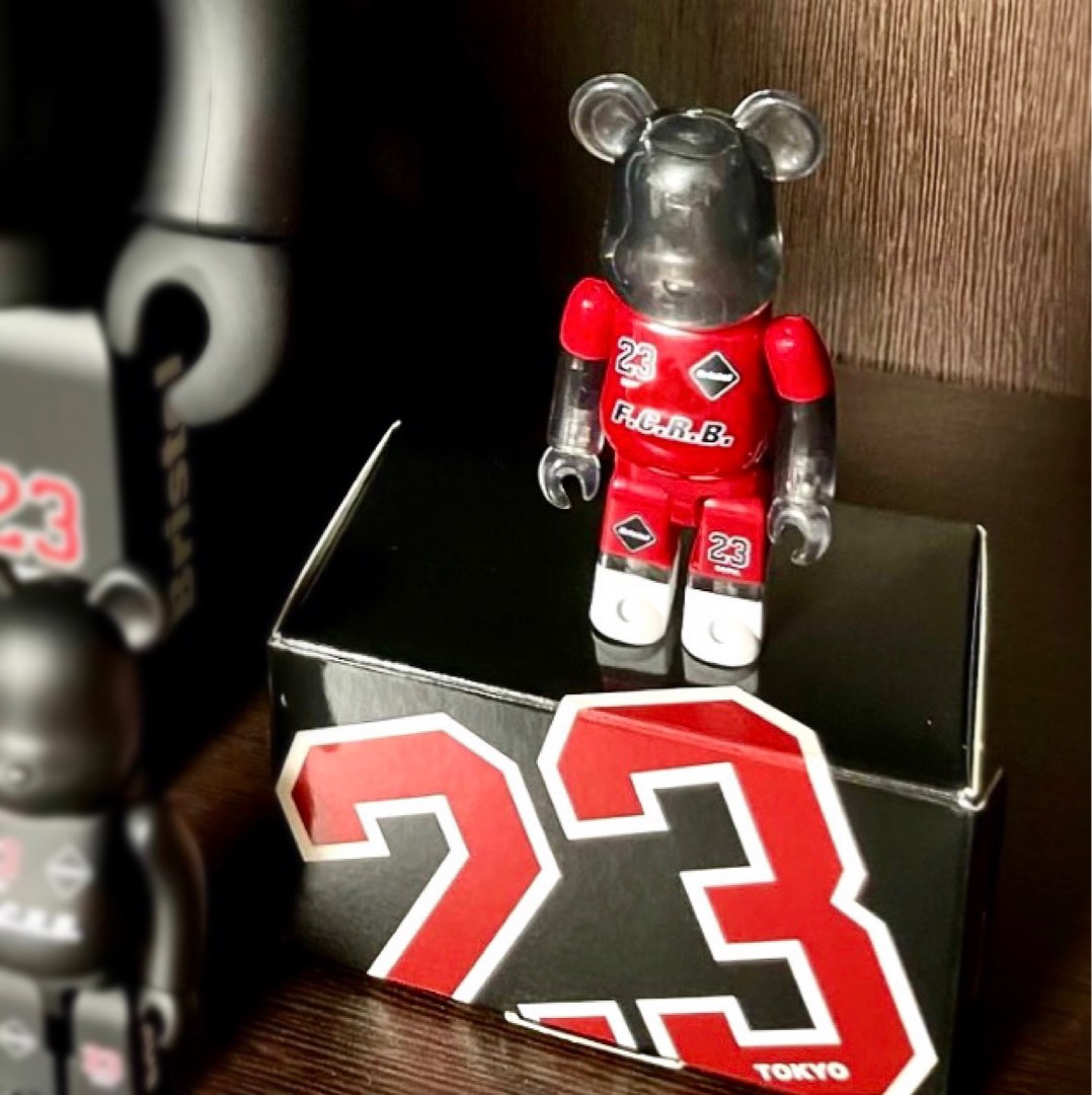 Bearbrick FCRB SOPH Tokyo 23 100%, 興趣及遊戲, 玩具& 遊戲類
