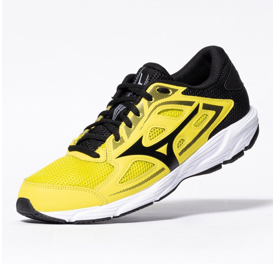 BN US 9 Mizuno Yellow Running shoes 