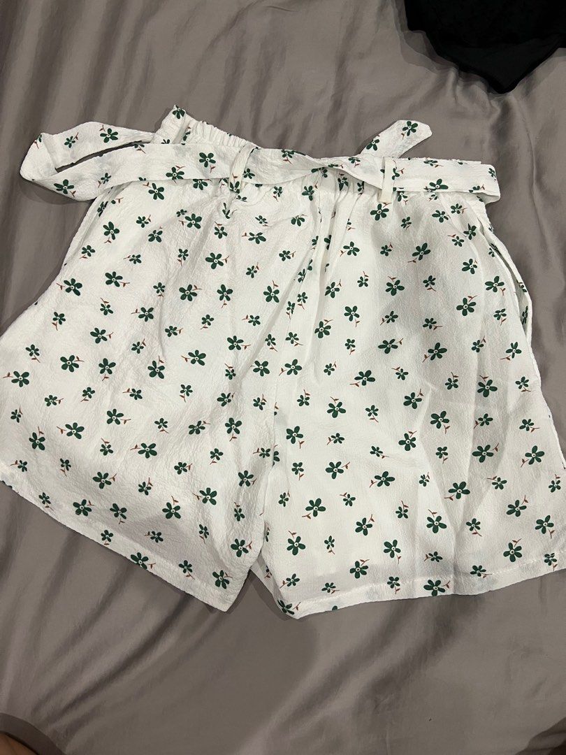 White online flower shorts
