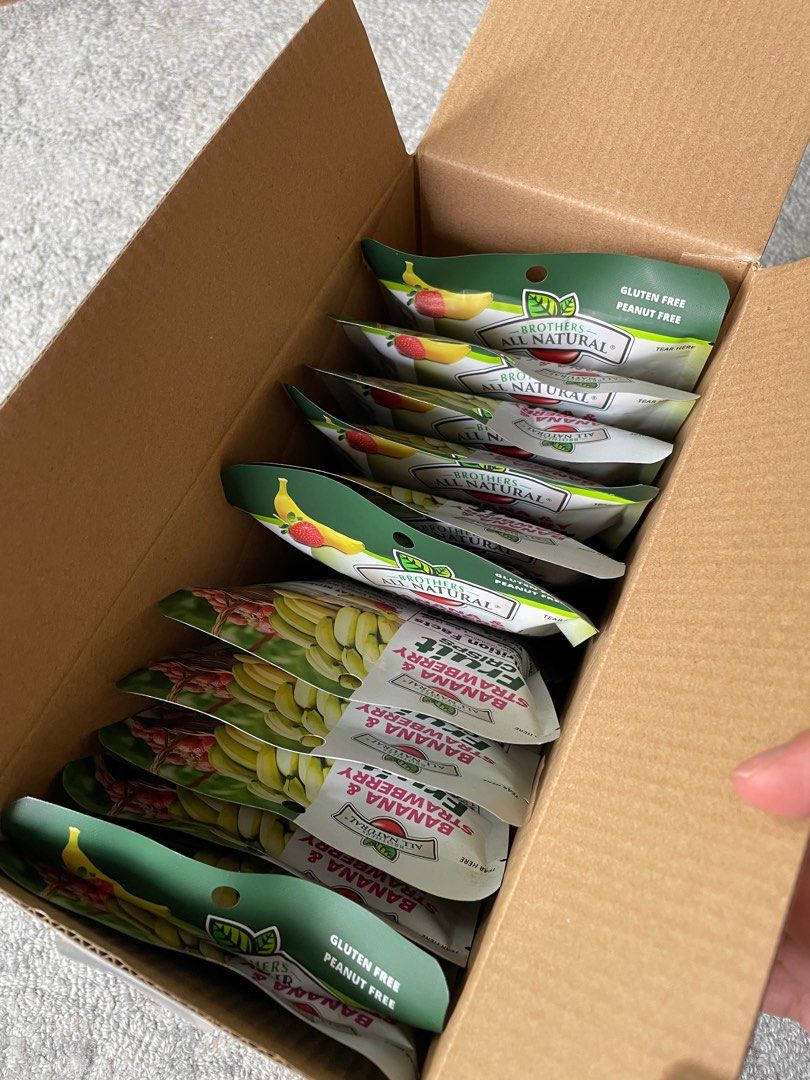 BNIB Freeze dried fruits crisps (12 packs), Babies & Kids, Nursing