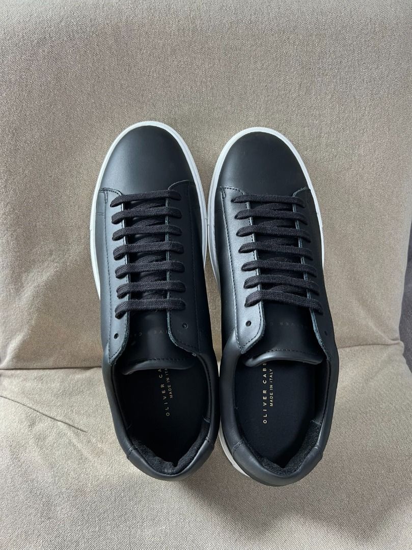 White sneaker black clearance sole