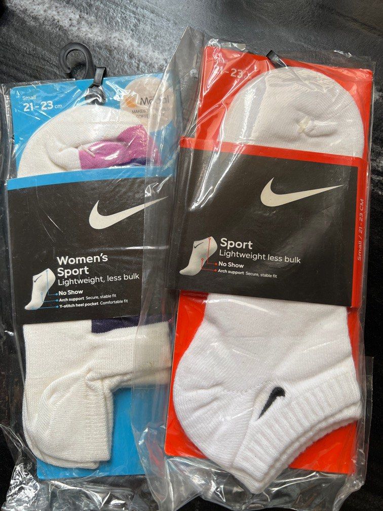 womens white nike ankle socks