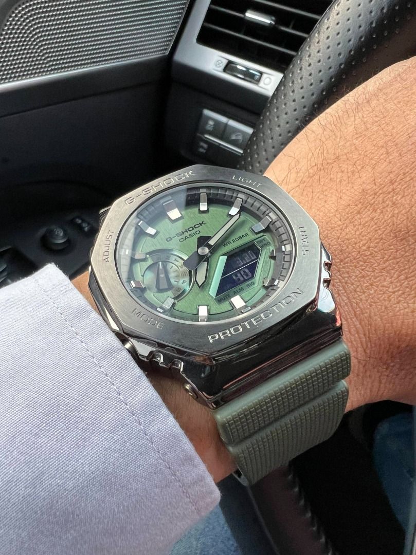 G shock dark grey top