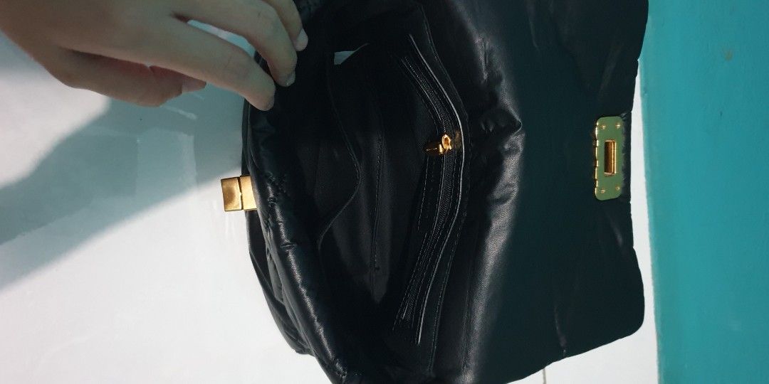 Charles & Keith Paffuto Padded Shoulder BagBlack, Barang Mewah, Tas