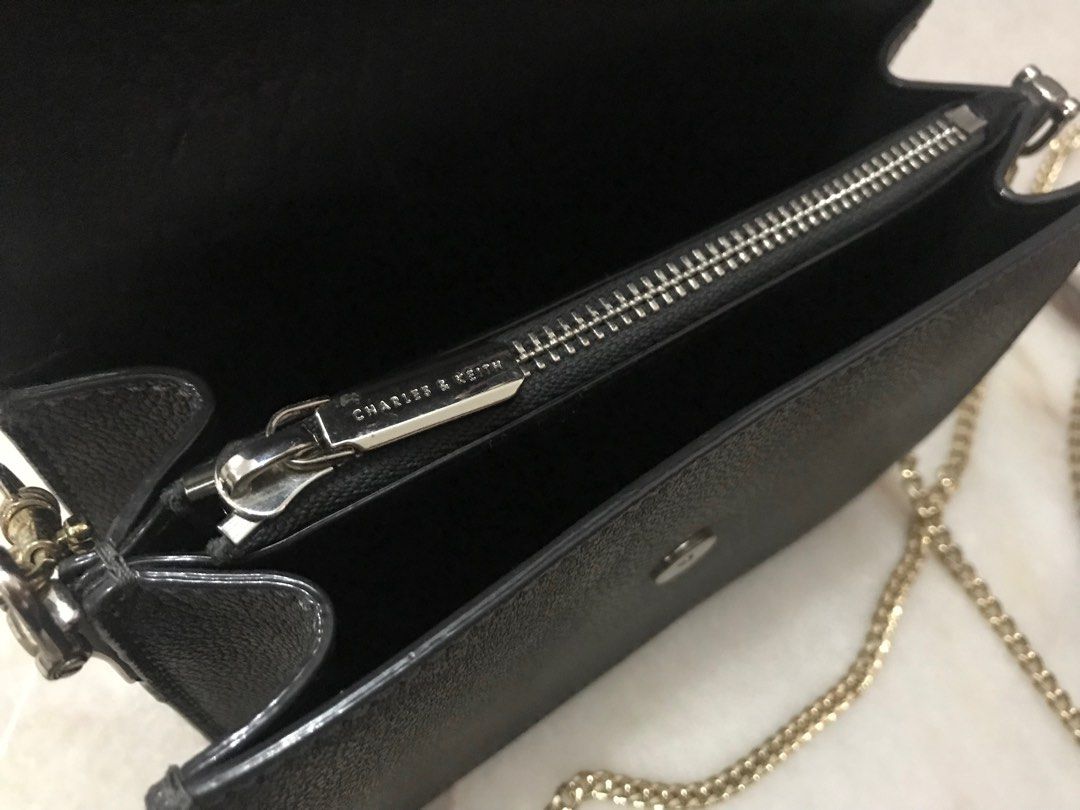 Beg tangan shop charles and keith