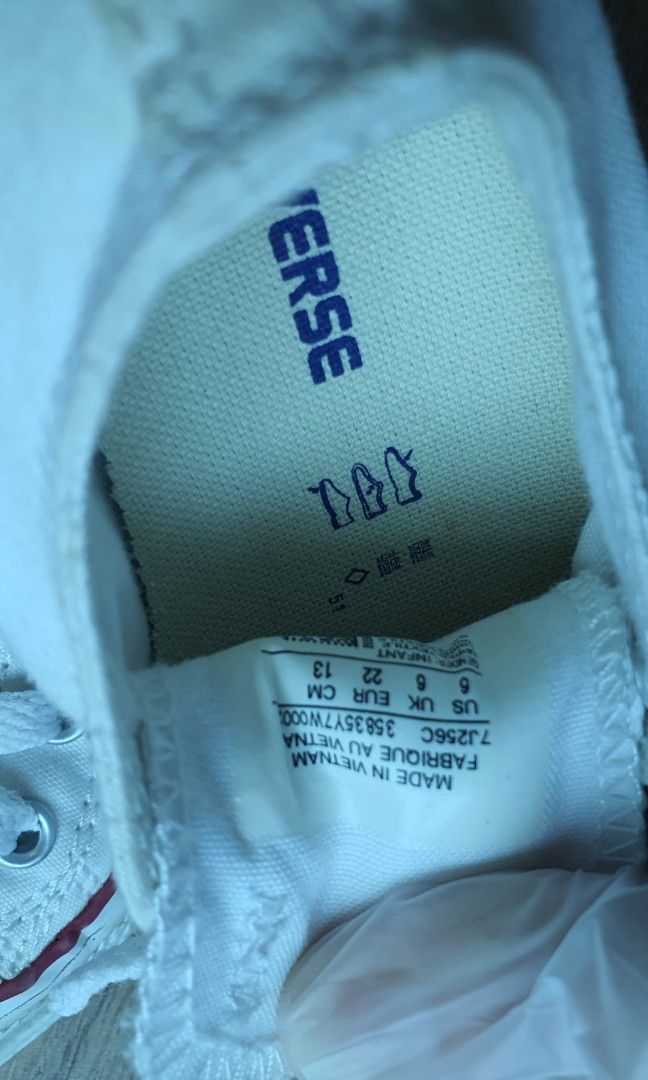 Converse (Category: Babies & Kids Fashion) located in Shah Alam. Submitted by littlewise_owl (Listing ID 1195668721, Image 3). Description: genuine Converse condition : 10/10.