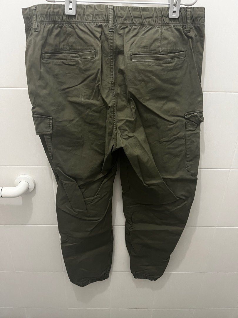 Dark Green Cargo Pants, Men's Fashion, Bottoms, Trousers on Carousell