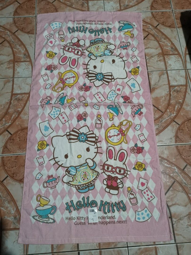 Disney Hello Kitty Bath Towel, Furniture & Home Living, Bedding