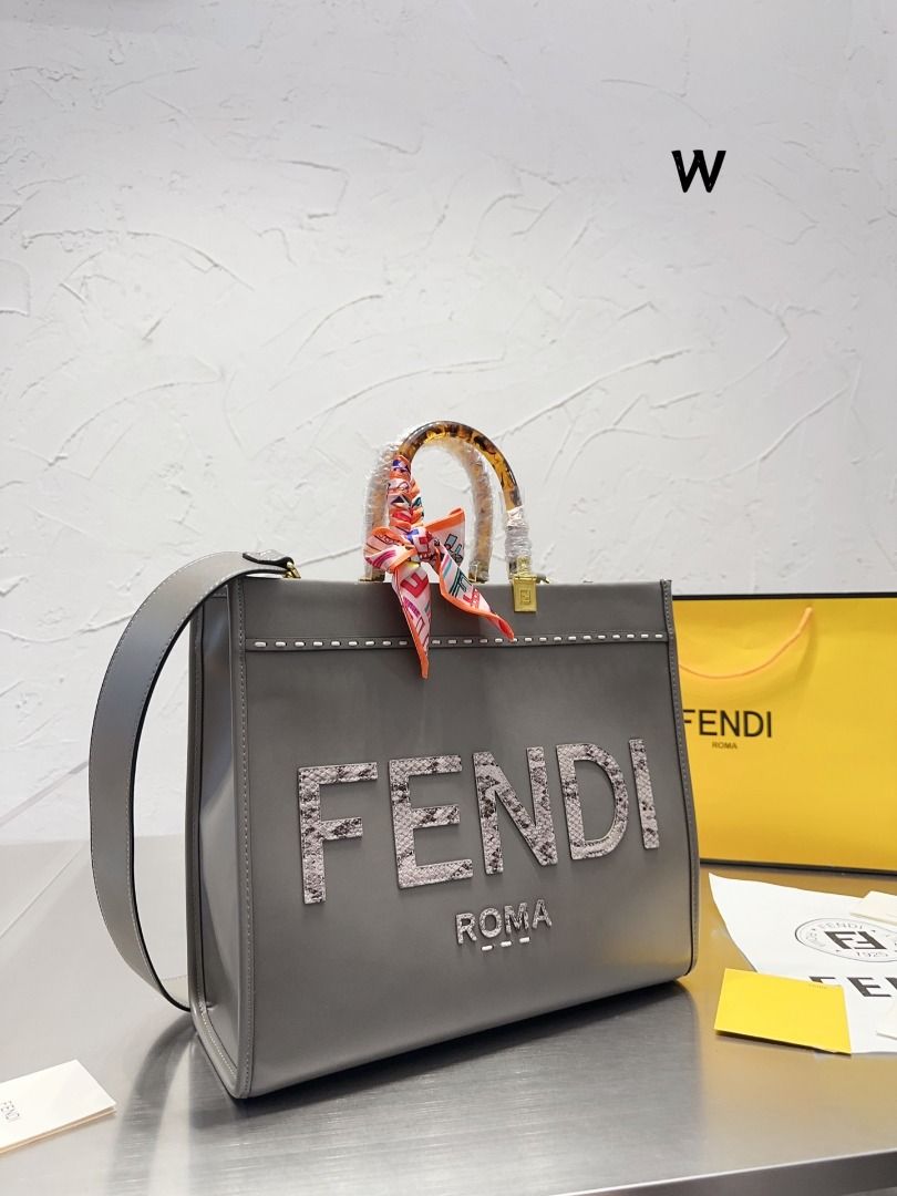 Handbag sales fendi malaysia