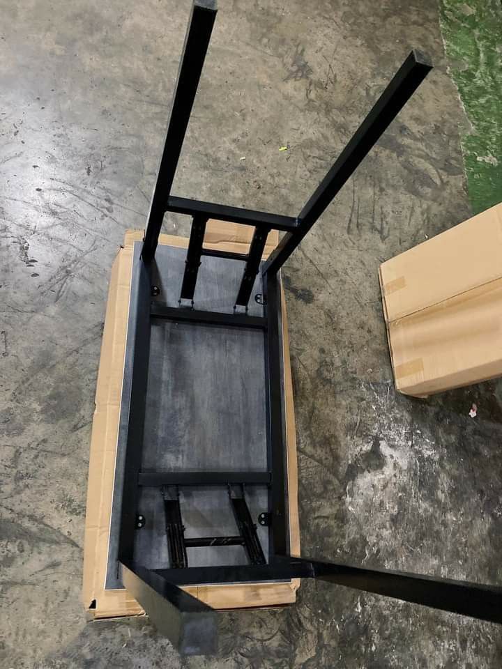 Foldable table 80*40 (Category: Tables & Sets) located in Manila. Submitted by minidivisoria (Listing ID 1195624964, Image 3). Description: 80 CM X 40 CM TABLE MAPLE，PINK，BLUE GOOD QUALITY & GOOD BOX PACKAGE NEW ARRIVER.