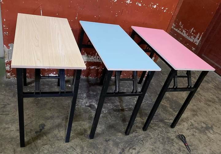Foldable table 80*40 (Category: Tables & Sets) located in Manila. Submitted by minidivisoria (Listing ID 1195624964, Image 1). Description: 80 CM X 40 CM TABLE MAPLE，PINK，BLUE GOOD QUALITY & GOOD BOX PACKAGE NEW ARRIVER.