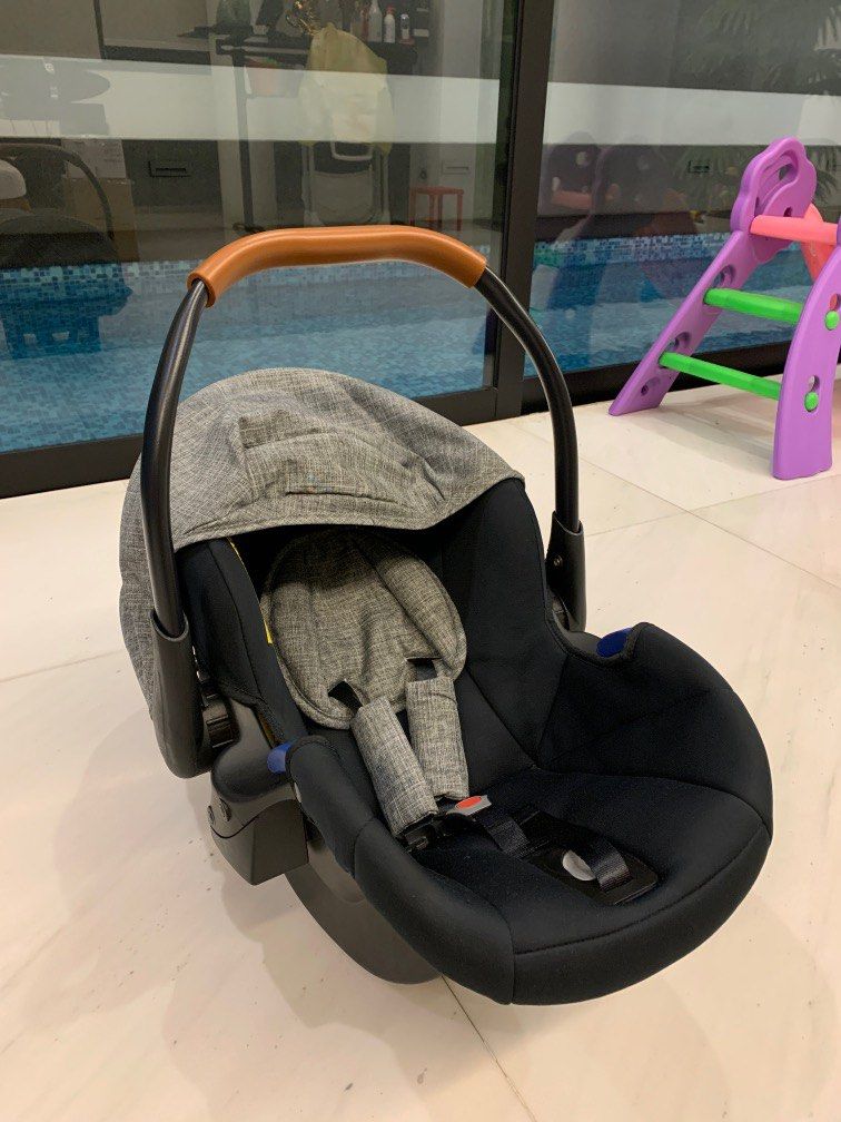 Hauck infant car bucket seat, Babies & Kids, Going Out, Car Seats on