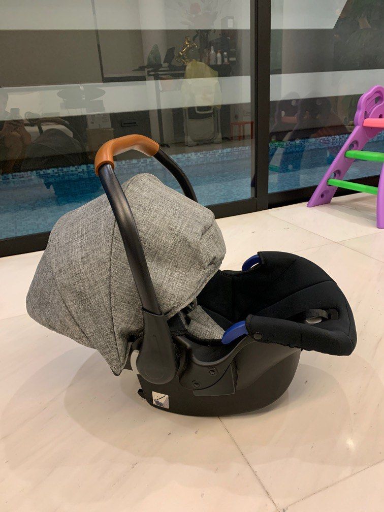 Hauck infant car bucket seat, Babies & Kids, Going Out, Car Seats on