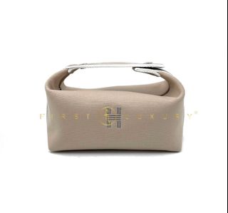 (Category: ) located in . Submitted by firstluxury (Listing ID 1195693232, Image 1). Description: .