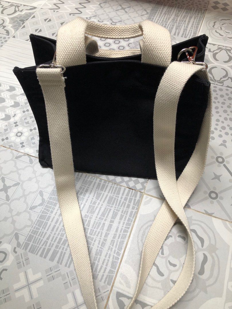 Hush Puppies Canvas Tote Bag S, Barang Mewah, Tas & Dompet di Carousell