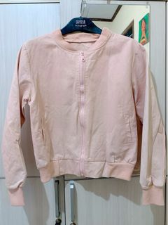 (Kategori: ) berada di . Dikirim oleh dearestpreloved (ID iklan 1195752927, Gambar 1). Deskripsi: .