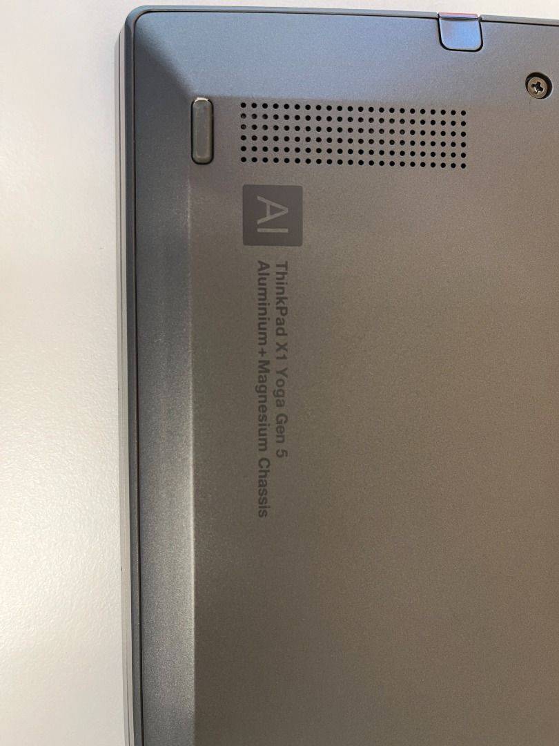 Lenovo ThinkPad X1 Yoga Gen 5 i7-10510U 16GB 512GB SSD 2K FHD