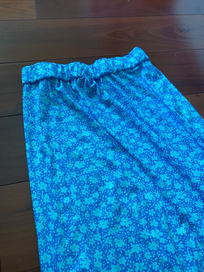 Long Blue Floral Skirt (Category: Skirts) located in Muntinlupa City. Submitted by hihelloyehey (Listing ID 1195754802, Image 2). Description: color looks diff in the photos bec of lighting!! feel freee to ask for more photos - with slit - used once.
