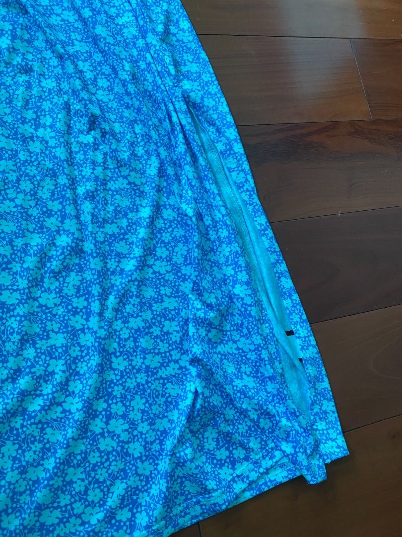 Long Blue Floral Skirt (Category: Skirts) located in Muntinlupa City. Submitted by hihelloyehey (Listing ID 1195754802, Image 3). Description: color looks diff in the photos bec of lighting!! feel freee to ask for more photos - with slit - used once.
