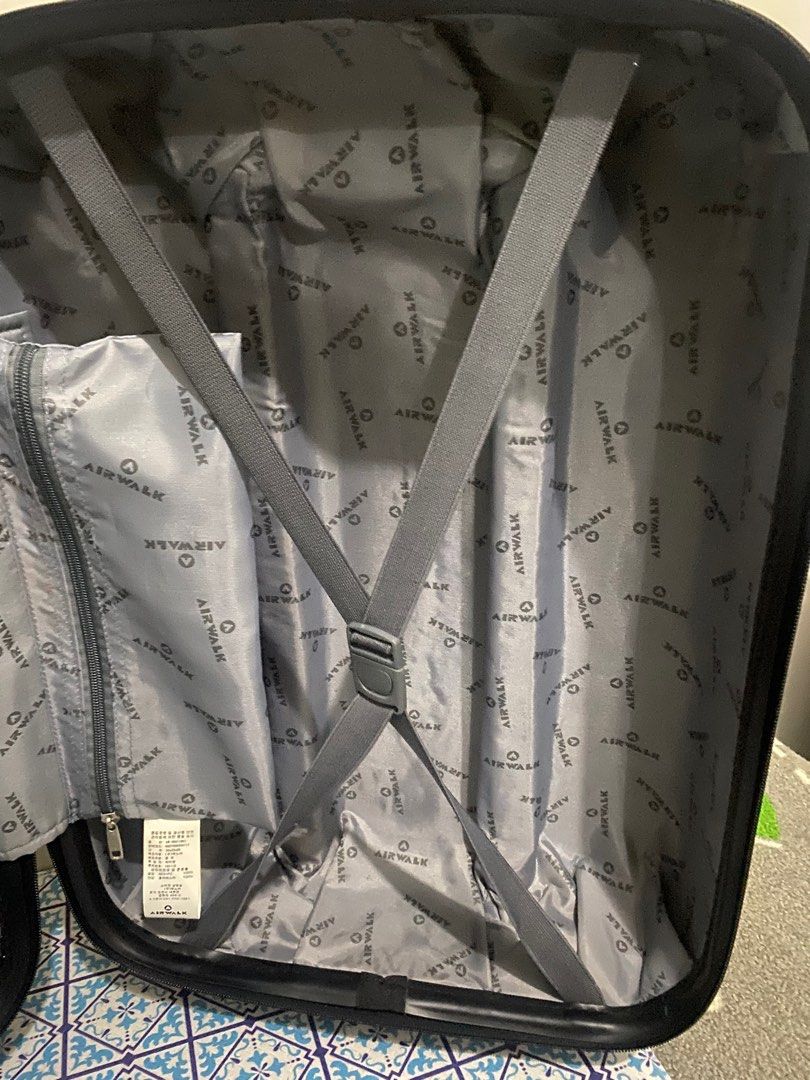 Airwalk luggage clearance