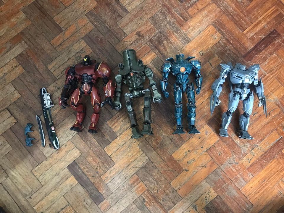 NECA PACIFIC RIM SET, Hobbies & Toys, Toys & Games on Carousell