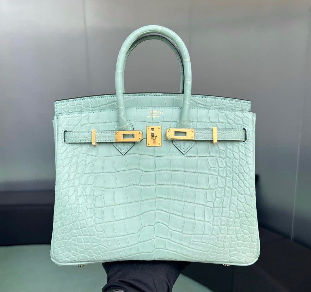 Birkin 25 Vert Fonce Porosus Sellier Ghw, Luxury, Bags & Wallets on  Carousell