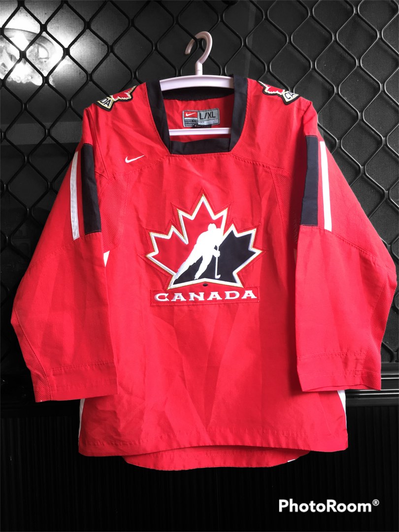 NIKE CANADA HOCKEY JERSEY, Men's Fashion, Coats, Jackets and Outerwear