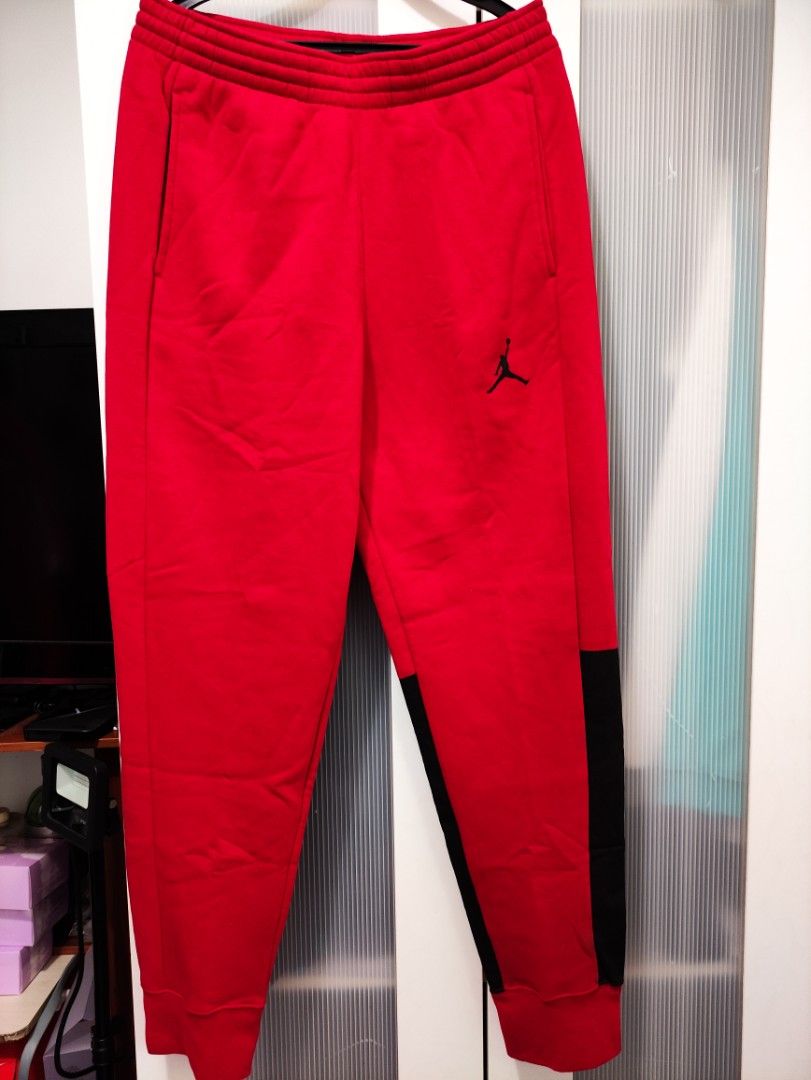 Red jordan joggers shop