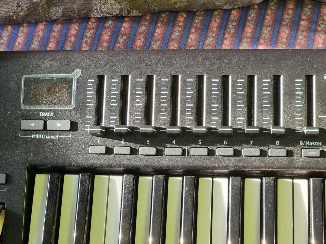 Novation Launchkey 61 MKII, Hobbies & Toys, Music & Media, Musical Instruments on Carousell