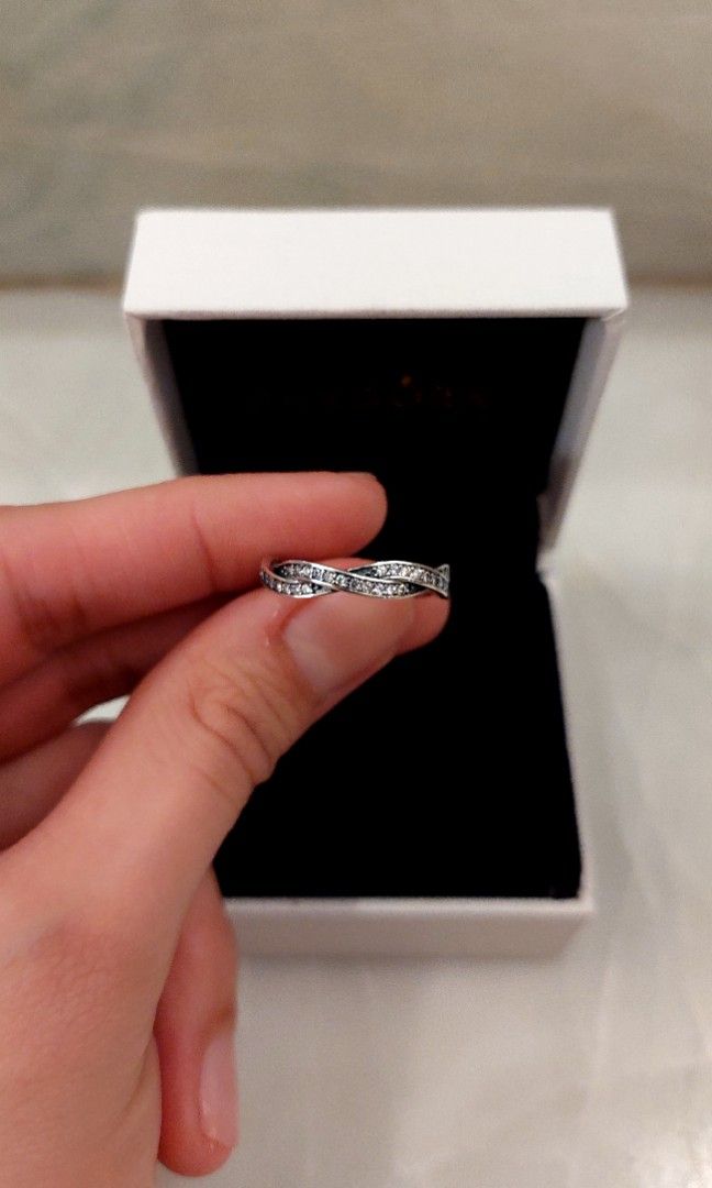 Pandora twist of fate ring store