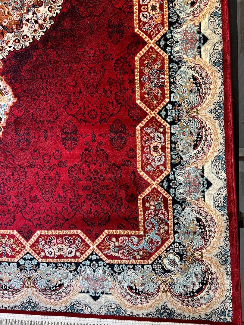 Persian machine made carpet 500 knots, Furniture & Home Living