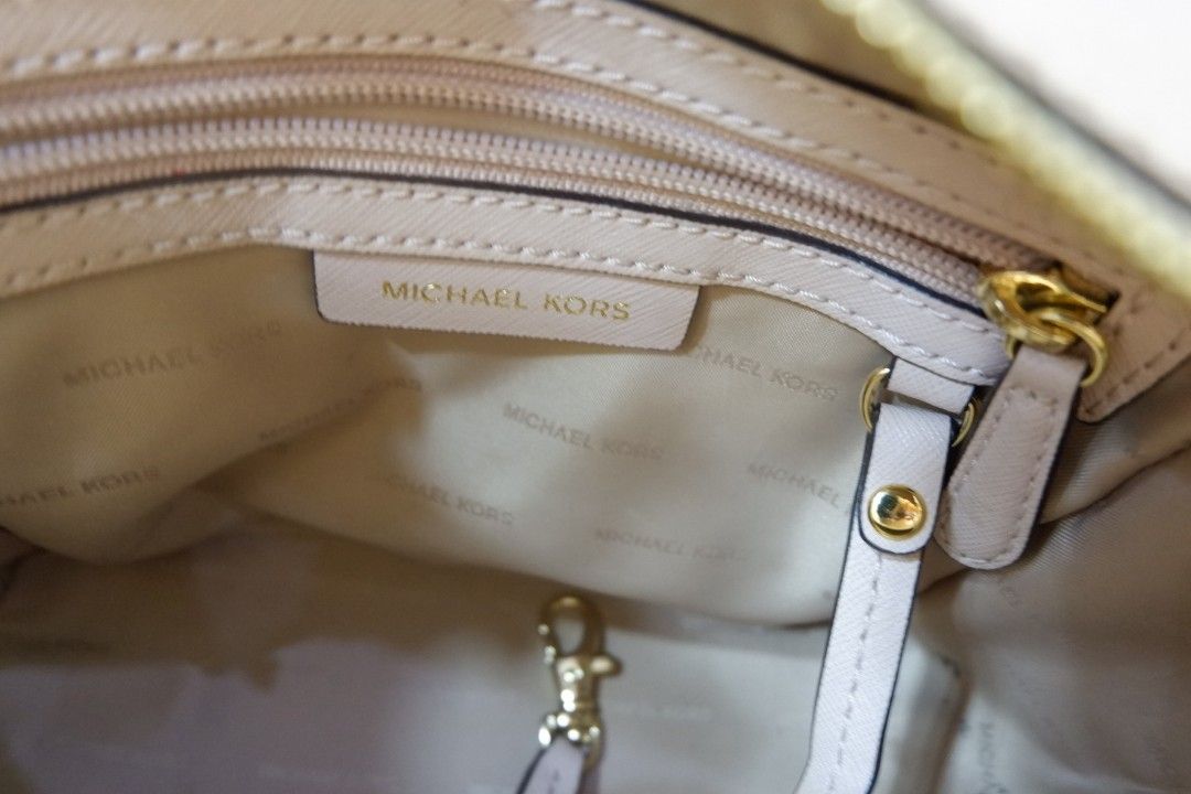 MICHAEL Michael Kors Selby Medium Crossgrain Leather Satchel