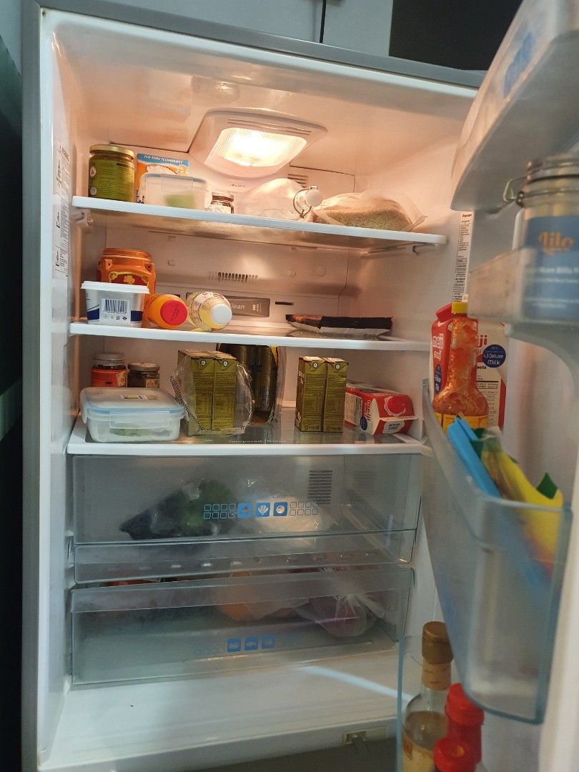 Quiet working fridge (preloved), TV & Home Appliances, Kitchen