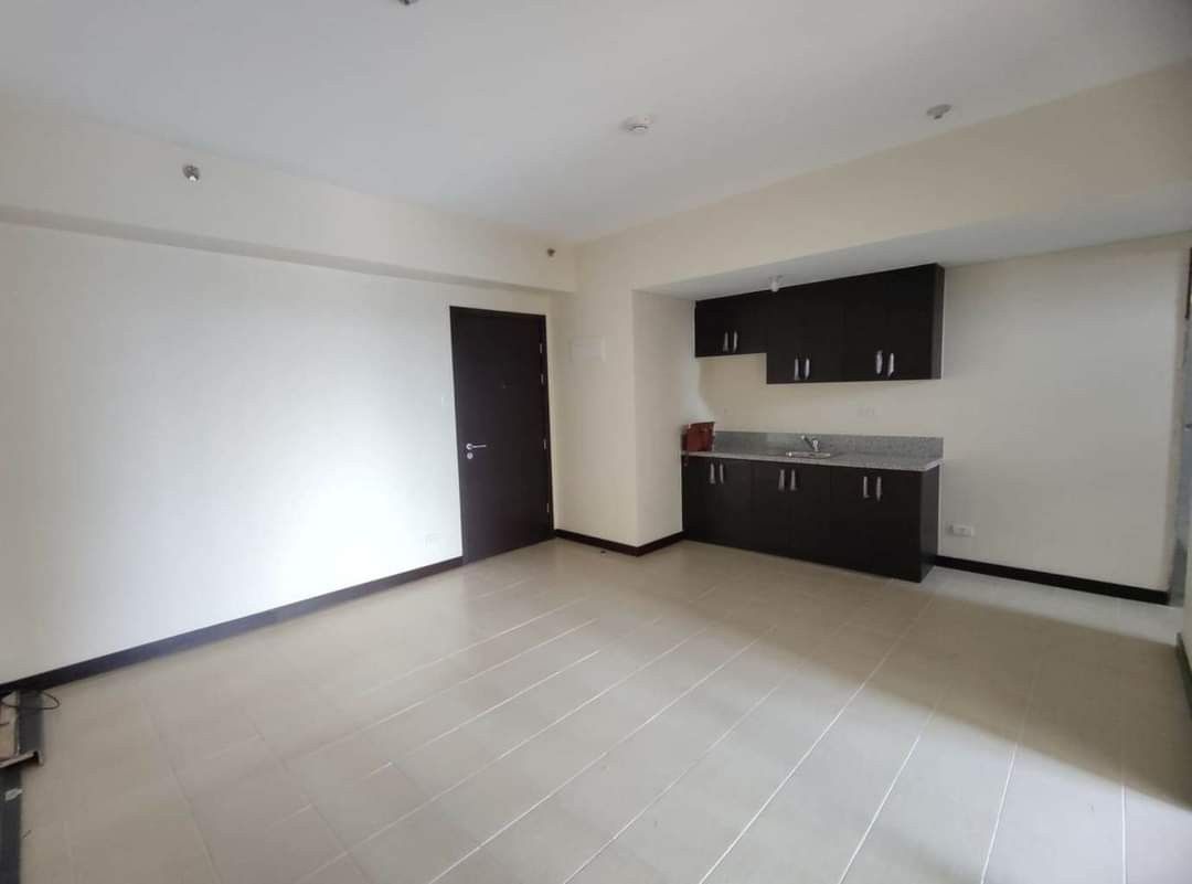 San Lorenzo MAKATI Condo RENT TO OWN MRT AYALA PASAY MANILA EDSA BGC